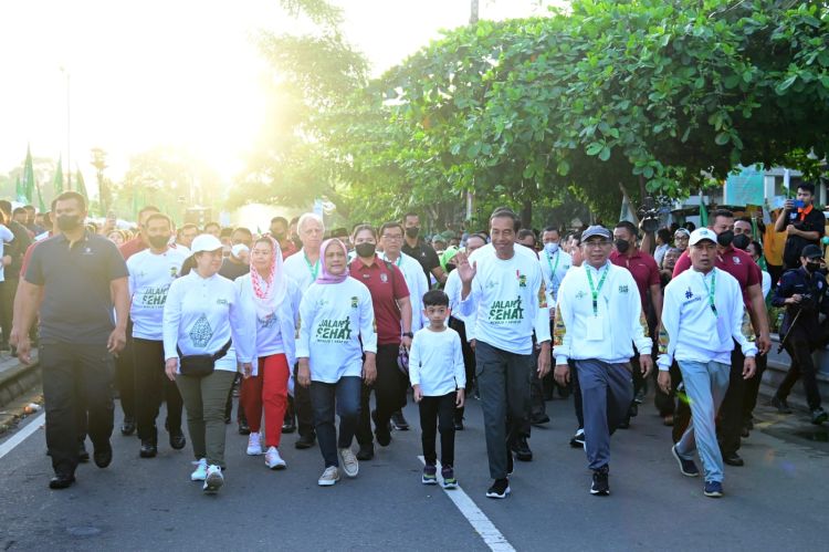 Presiden Buka dan Ikuti Jalan Sehat Songsong Satu Abad NU