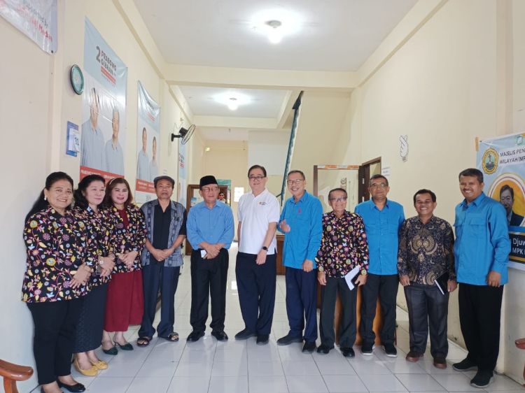 SEKOLAH  HARUS PUNYA MIMPI Galatia Chandra;  kolaborasi harus dibangun