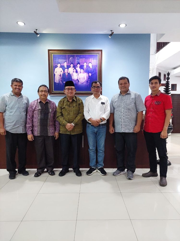 Tokoh Masyarakat Dr. RE Nainggolan, MM dan Jadi Pane Apresiasi Program PPMT GKPA Sebagai Sebuah Visi Gereja Yang Cerdas dan Menjemaat