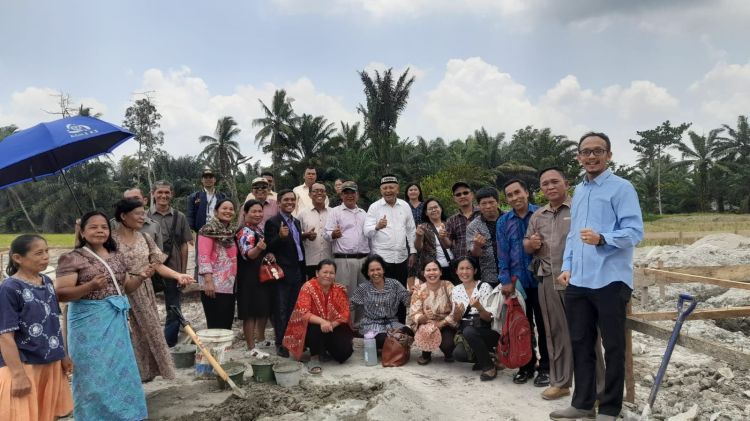 Hadir pada Acara Peletakan Batu pertama Gereja GKII Kuala Tanjung