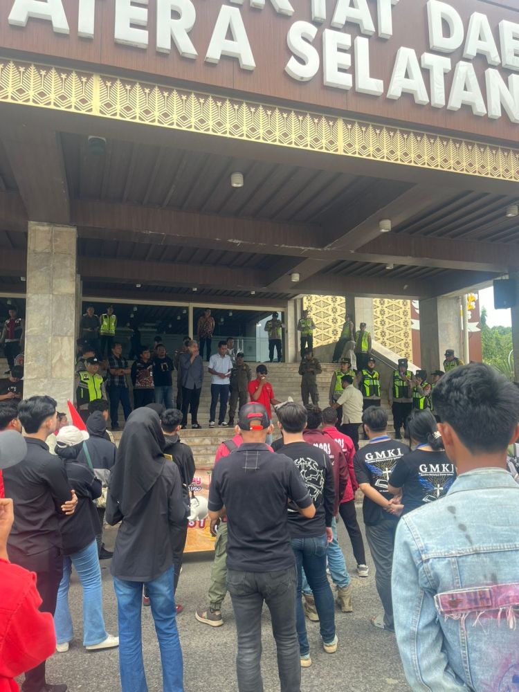 Belum Ada Permintaan Maaf, Sejumlah Fasilitas yang Disorot Tetap Direalisasikan &mdash; GMKI Palembang Pertanyakan Nurani Pimpinan DPRD.