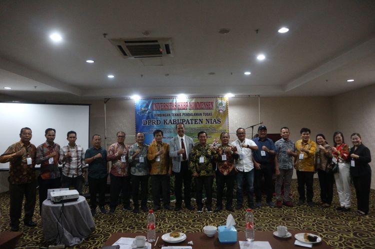 Prof. Dr. Marlan Hutahaean, M.Si Guru Besar Fisipol UHN Medan Tegaskan DPRD Sekarang Harus Berikan Rekomendasi Dua Hal Kepada DPRD Selanjutnya