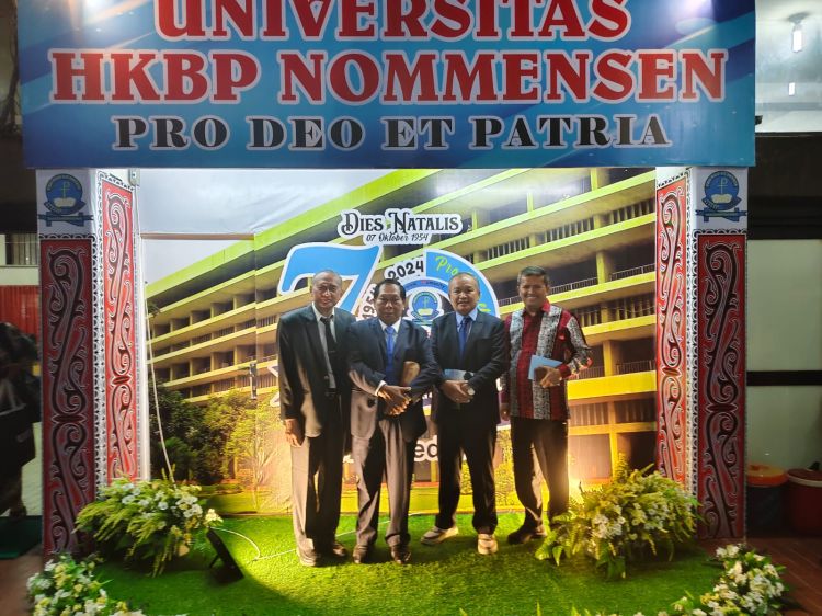 Jadi Pane dan Manohom Aritonang Harapkan Wisudawan UHN Medan Miliki Mental Entrepreneur