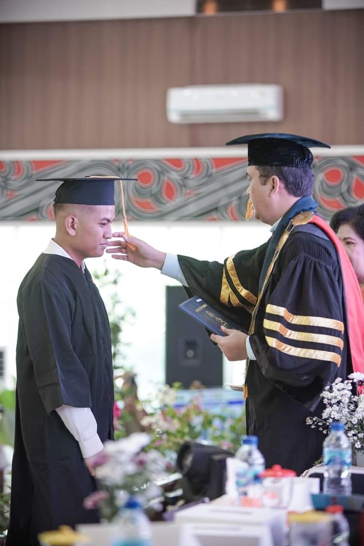 Rektor Harapkan Alumni yang Diwisuda Berkarya Nyata Secara Profesional Dan Berintegrasi