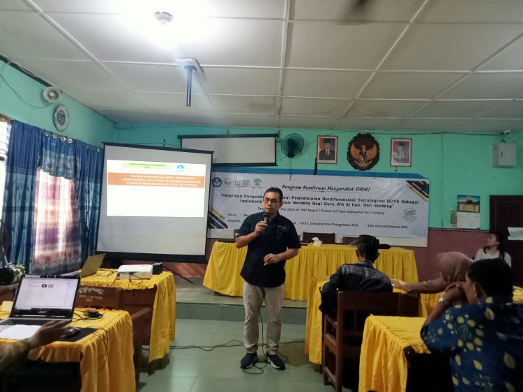 Dr. Juniastel Rajagukguk, M. Si Dosen Unimed Tegaskan setiap guru Harus Mampu mengembangkan sendiri modul pembelajaran