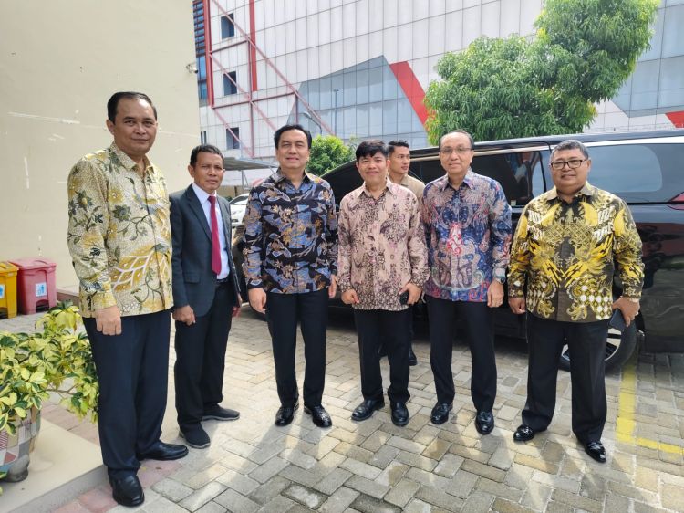Dr. Effendi Muara Sakti Simbolon, MSi Sumbang Tali Kasih HKBP Ampera  Medan 56 Juta