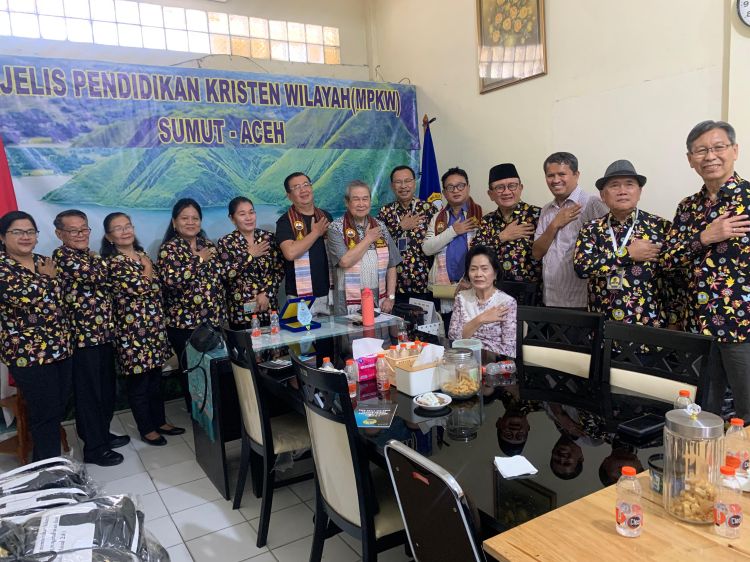 Pencipta Lagu Rohani Legendaris, Pdt. Bambang Irwanto Sapa Pengurus MPKW Sumut Aceh