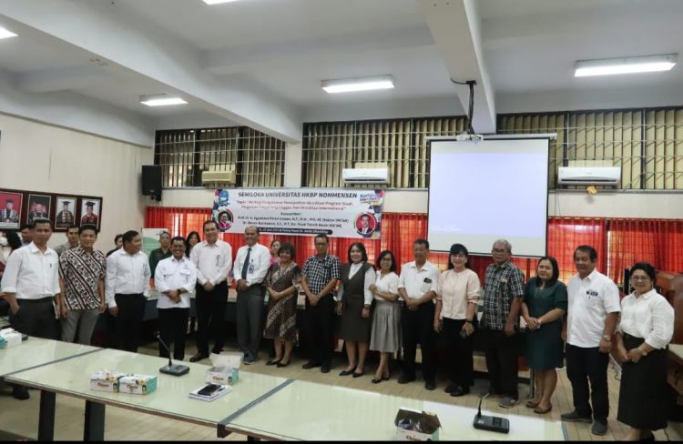 Berbagi Pengalaman Dalam Mewujudkan APT Unggul : Laporan Dr. Hendrik L. Simanjuntak, M.Sn