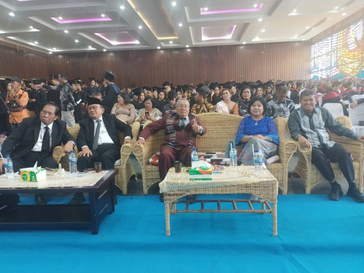 Rektor UHN Pematangsiantar (UHKBPNP) Tegaskah Lulusan Harus Berpikir Out of The Box