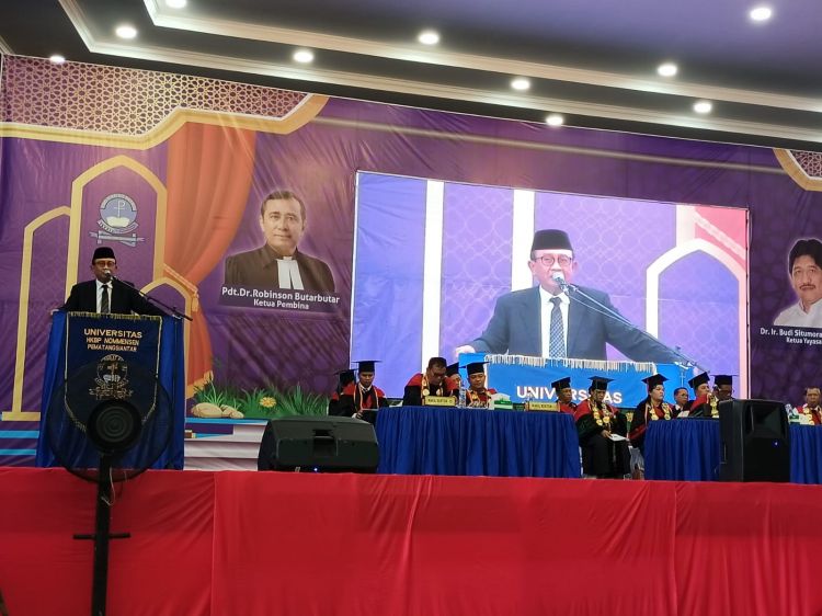 RE Nainggolan: Alumni UHKBPNP Harus Kuasai Teknologi Digital, Finansial, dan Wirausaha