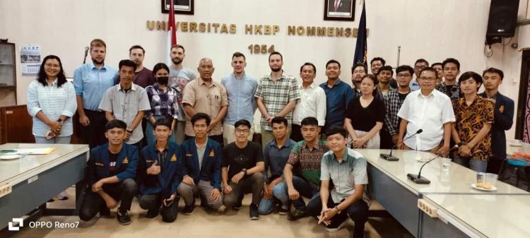 Mahasiswa CUSL Rep. Ceko Sharing Session Dengan Mahasiswa Teknik Nommensen Medan