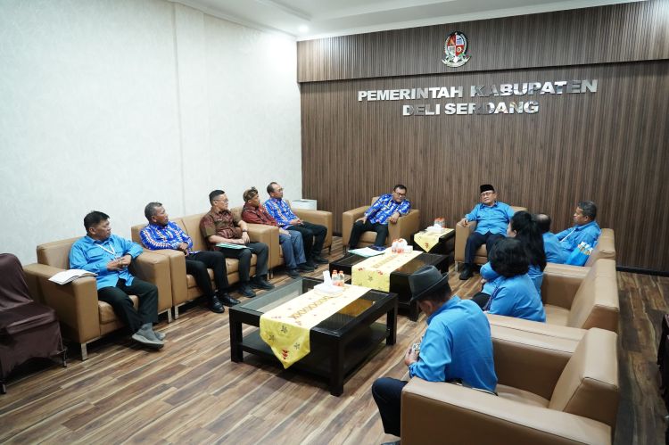Bupati Asri Ludin Tambunan Dukung Sumut Tuan Rumah Rakernas MPK