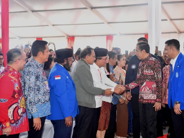 Hadiri Rakernas GAMKI, Dr. RE Nainggolan Tokoh Masyarakat Sumut Apresiasi Jokowi