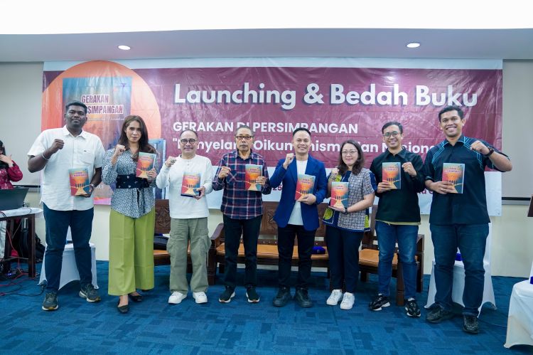 Launching Buku Gerakan di Persimpangan Karya Artinus Hulu Bangkitkan Semangat Literasi Aktivis