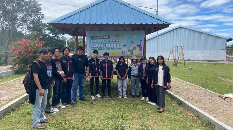 MATOBAS POLMED&ndash;USU Ajak Masyarakat Jaga Kebersihan Destinasi Wisata Kabupaten Toba