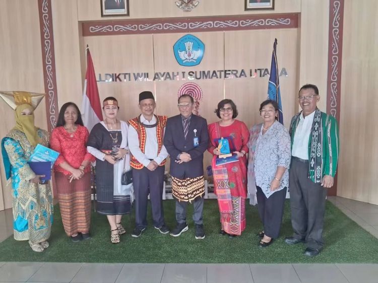 Dr. Ir. Erika Pardede, MAppSc Raih Anugerah Satyalancana Karya Satya 20 Tahun Dari LLDIKTI Sumut