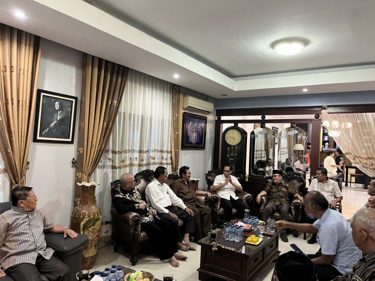 Rico Waas, Calon Wali Kota Medan 2024, Kunjungi Kediaman RE Nainggolan