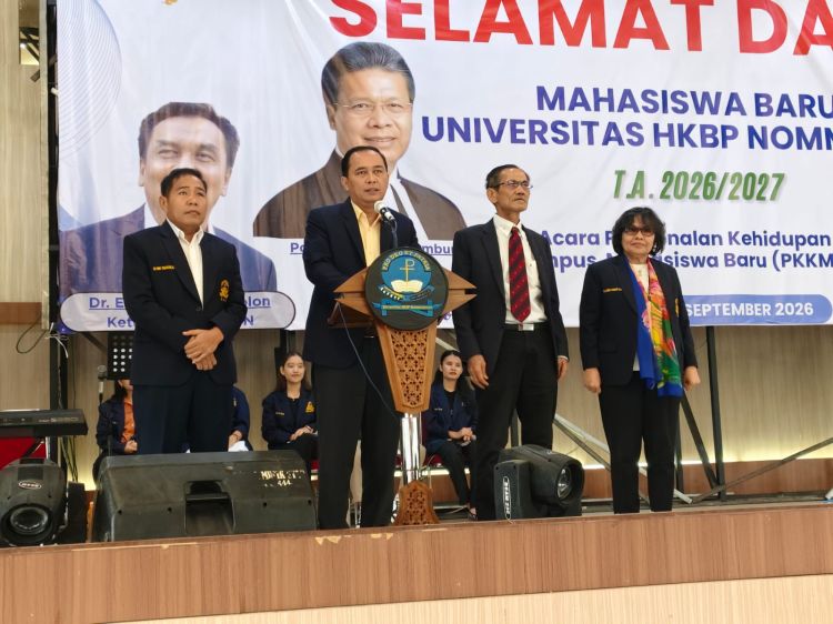 Rektor Tegaskan di Acara PKKMB UHN 2026 Siap Memberikan Pelayanan yang Terbaik kepada Mahasiswa