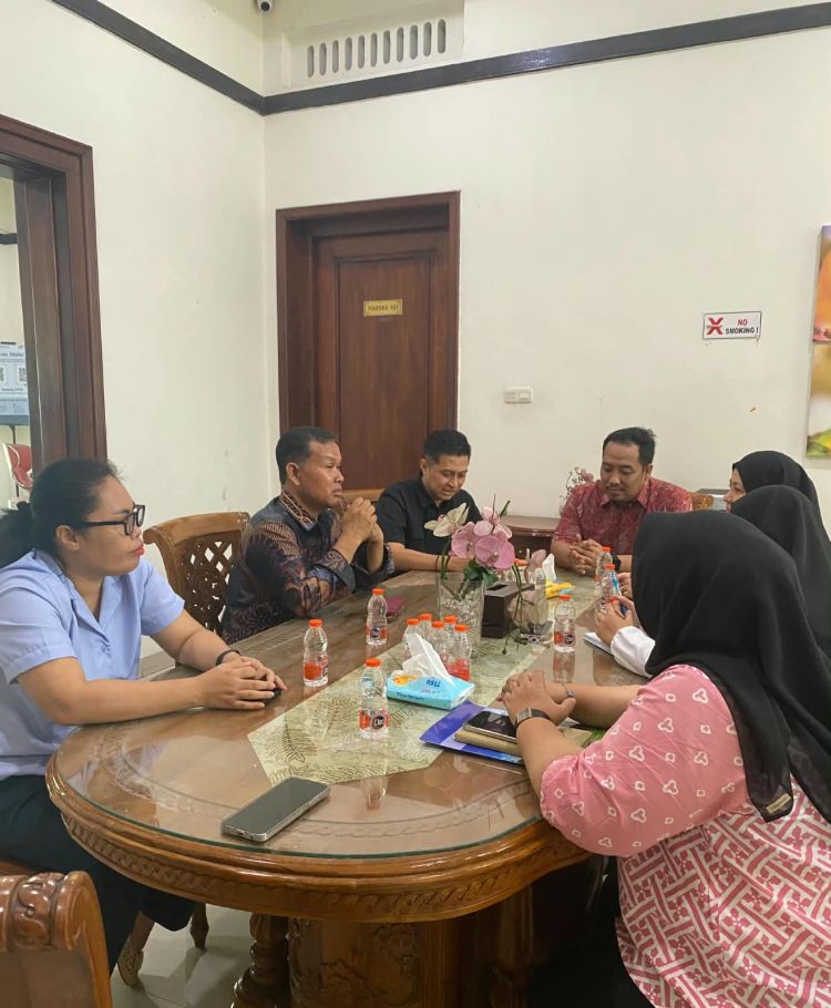Dekan Pertanian Nommensen Medan Dr. Hotden L. Nainggolan, SP, M,Si Jajaki Kolaborasi Riset dan Pendidikan dengan PPKS Medan