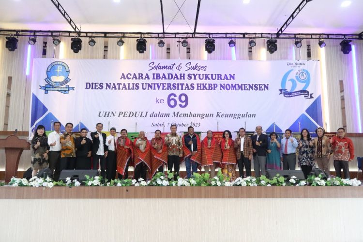 Syukuran Dies Natalis ke 69 UHN Medan Rektor Ingatkan Tugas Panggilan Dosen dan Pegawai