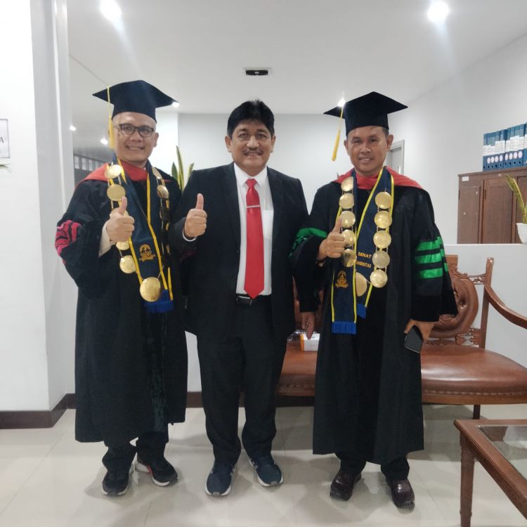 89 Mahasiswa Fakultas Pertanian UHN Medan diwisuda; 2 Dosen Peroleh PIN Penghargaan dari Rektor