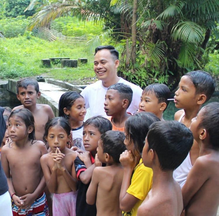 MEMBONGKAR KEBUNTUAN BANGSA: DARI KRISIS KE KEPERCAYAAN PUBLIK