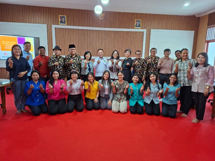 Tokoh Masyarakat Sumut Dr.  RE Nainggolan, MM Tegaskan  Guru Harus Jadi Teladan di Forum T4T Kemenag RI Sumut dan MPK