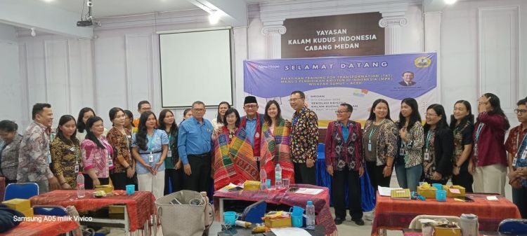 Program Pelatihan MPKW, 21 Guru Lulus Sebagai Trainer Transformasi