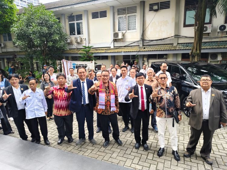 Dari Kampus UHN Medan, Menteri Lingkungan Hidup Ajak Tobat Ekologis Nasional Menuju Supremasi Ekoologi