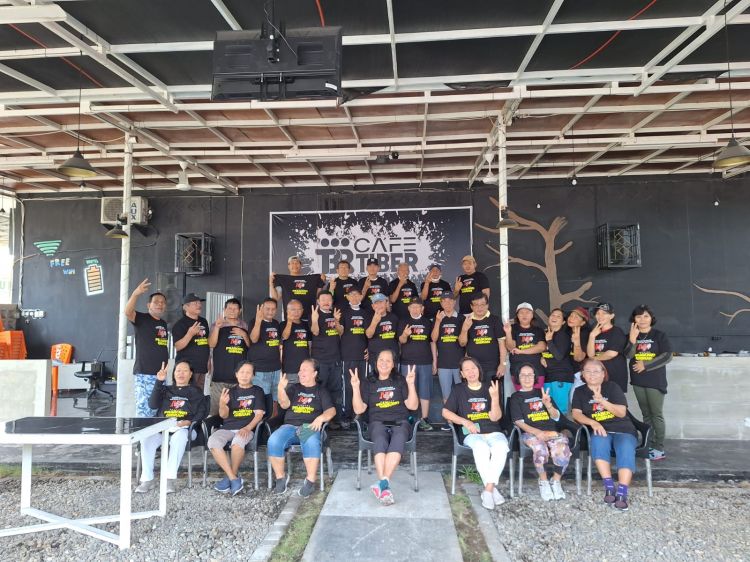 Bertemu dalam Suasana Santai, Puluhan Tokoh Masyarakat Komitmen Menangkan Prabowo Gibran