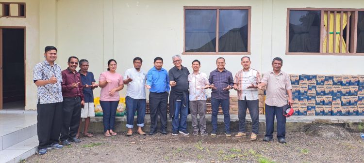 Tunjukkan Kepedulian, UHN Medan Bantu Korban Bencana di Desa Sihotang