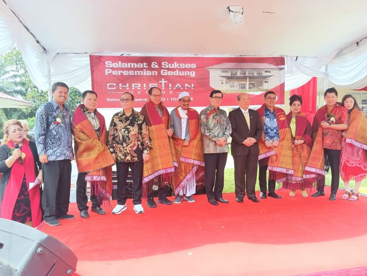 Menkumham Resmikan Christian Center di Medan
