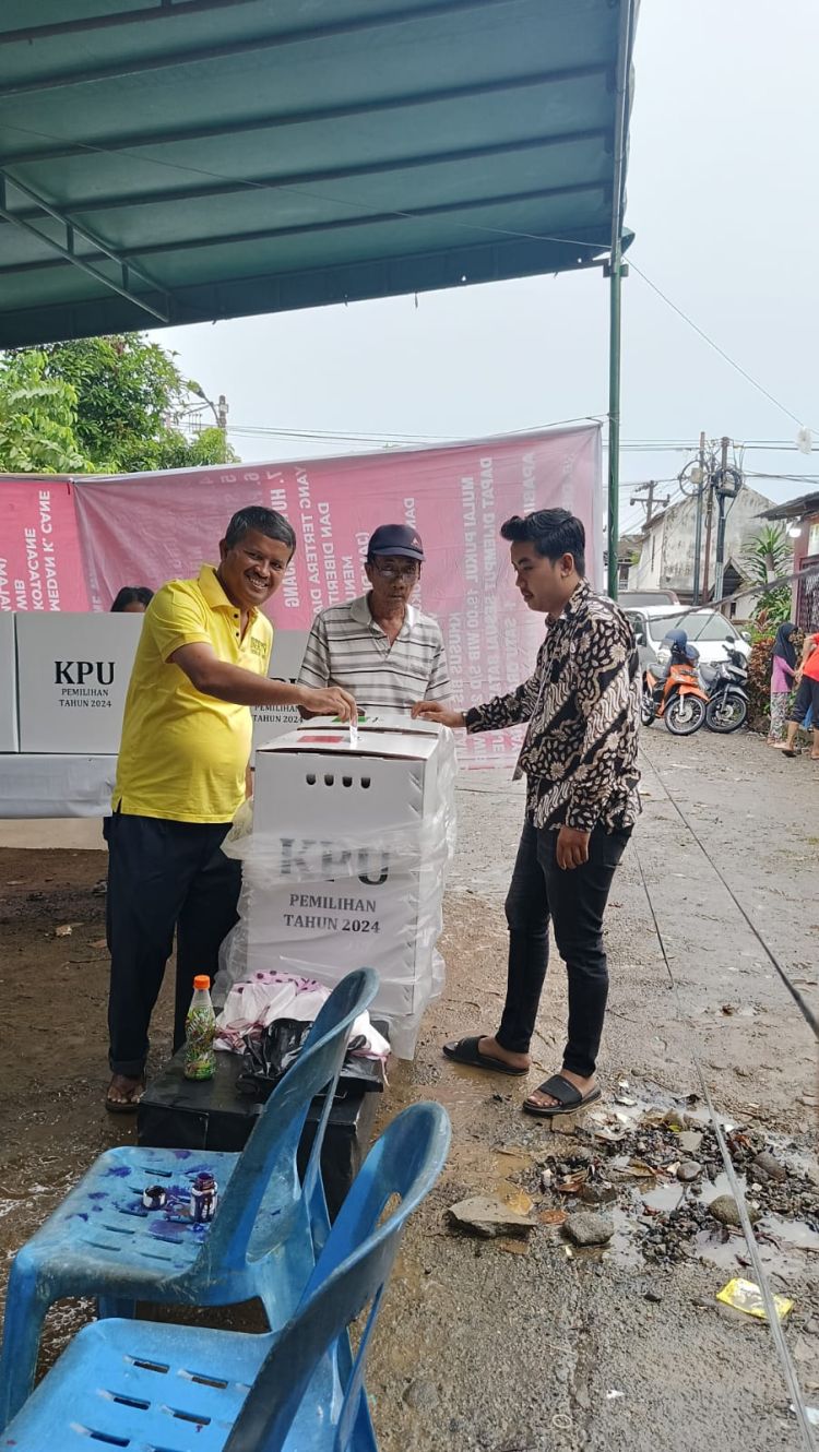 Berikan Hak Suaranya di TPS 21 Perumnas Simalingkar, Jadi Pane Apresiasi Partisipasi Warga di Pilkada Serentak