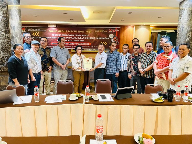 Team Perumus Debat Pilkada KPU Humbang Hasundutan Serahkan Tema dan Subtema Sesuai hasil FGD