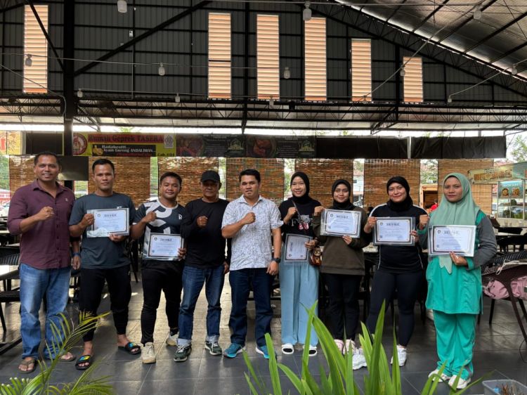 Pertina Medan Serahkan Sertifikat kepada Hakim Tinju Daerah Angkatan 2025