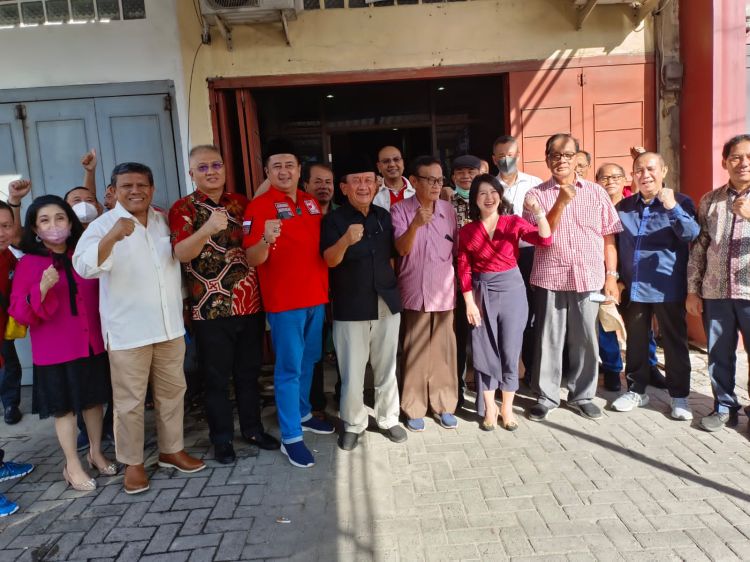 Lebih Dulu Dikenal Sebagai Pembaca Acara Berita di Televisi