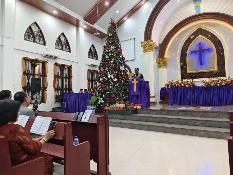 Alumni Fisipol UHN Medan Drs. Liberti Sitinjak, M.Si, MM  Motivasi Mahasiswa di Natal Fisipol