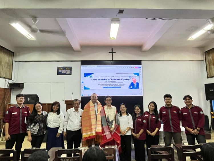Di  Seminar International CFA Society Indonesia Ditegaskan Mahasiswa UHN Harus Bisa Memiliki Sertifikat kompetensi yang Berlisensi Internasional