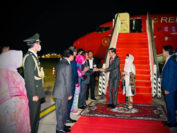 Presiden Jokowi Tiba di Phnom Penh